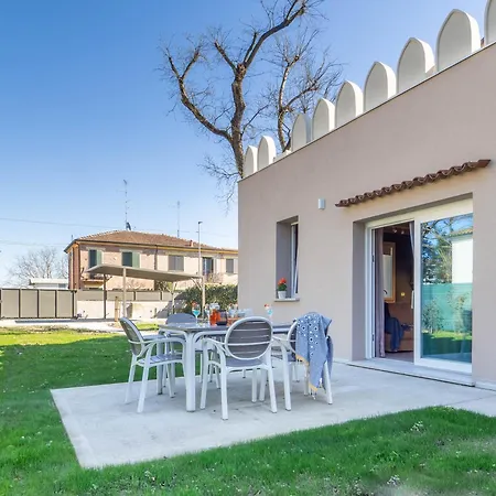 Oasis Of The Knight! * Ferrara