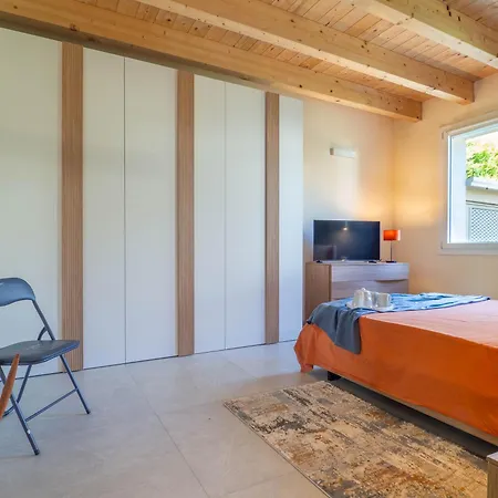 Villa Guesthost - Oasis Of The Knight Ferrara