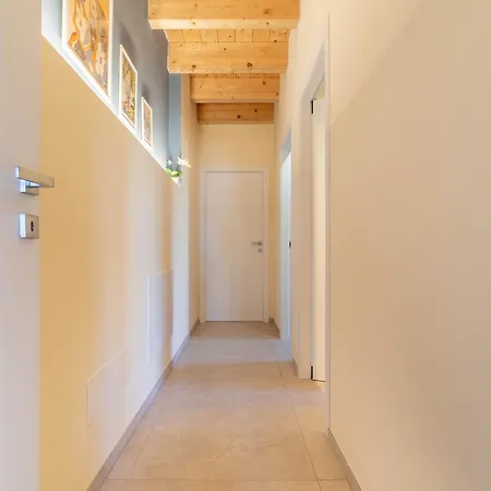 Guesthost - Oasis Of The Knight Ferrara