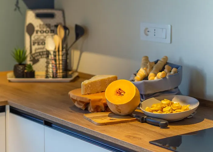 Guesthost - Oasis Of The Knight Ferrara