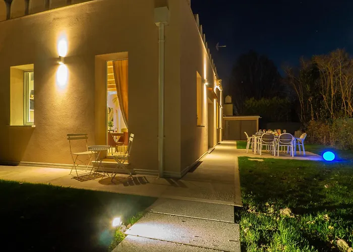 Guesthost - Oasis Of The Knight * Ferrare