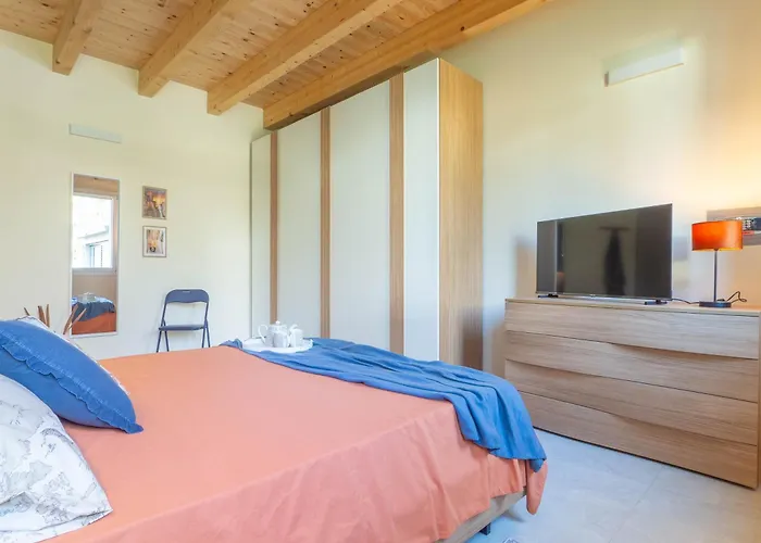 Guesthost - Oasis Of The Knight *