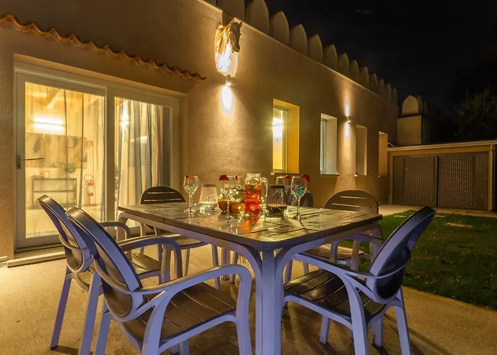 Guesthost - Oasis Of The Knight Ferrare